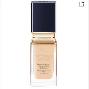 New Cle de Peau Radiant Fluid Foundation Natural BF10